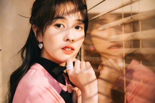 白鹿拍戏吃瓜,揭秘娱乐圈幕后故事