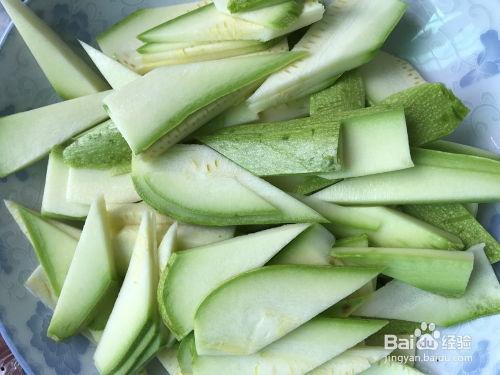 在云南小瓜怎么吃才好吃,云南小瓜的多样美味吃法探索